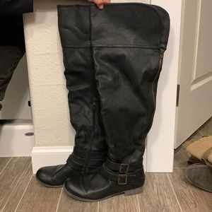Just Fab Aurelee Black Boot size 9w